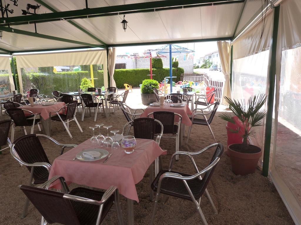Hostal Sali Pelabravo Kültér fotó